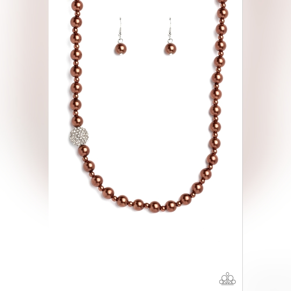 Countess Chic Brown NECKLACE